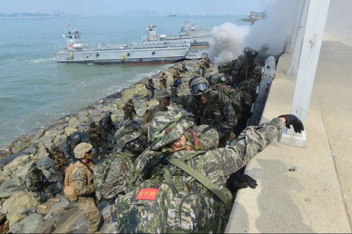 중국 해병대의 당황스러운 위장 수준....
