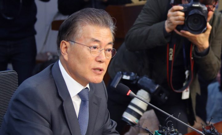 과거 육군 총검술 폐지한 문재인 정권 이근에게 저격