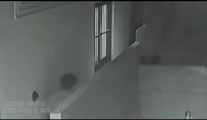 실시간 대전 원룸 1층 창문 열어서 남의 집안 상습적으로 들여다보던 남성의 정체 (사진)
